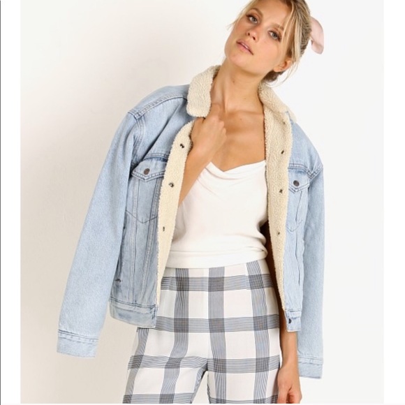 NWT Ex-Boyfriend Sherpa Trucker Jacket Light Wash - Picture 8 of 16